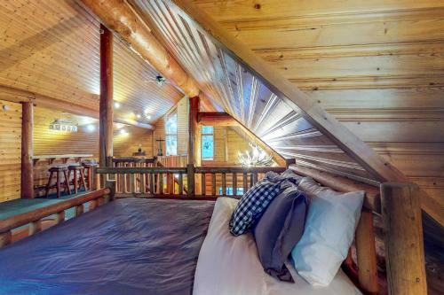 Soaring Pines Lodge & Bunkhouse