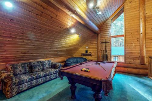 Soaring Pines Lodge & Bunkhouse