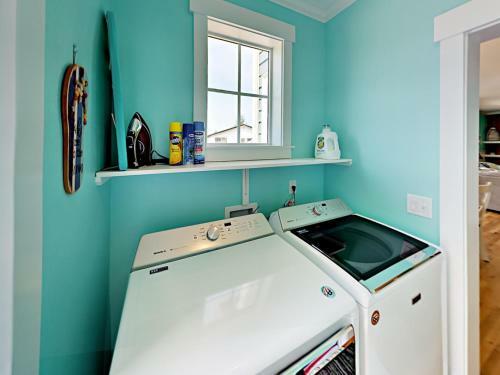 2442 Sw Dune Ave Home