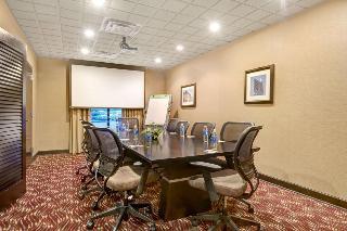 Hotel Wingate By Wyndham State Arena Raleigh Cary