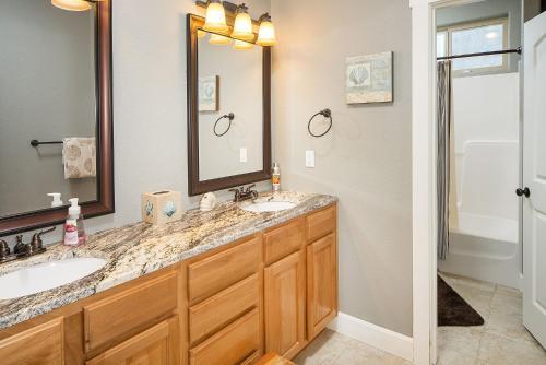 Pacific Breeze House 2157