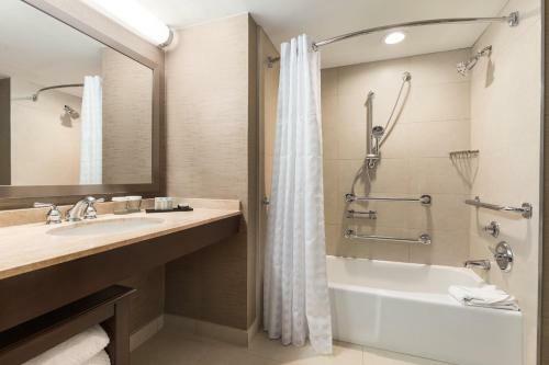 Hotel Embassy Suites Baltimore - At Bwi Airport