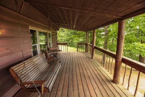 Settler - Hocking Hills Cabin