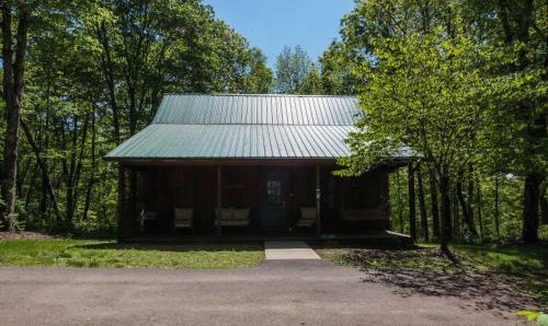 Hawk's Peak - Hocking Hills Cabin