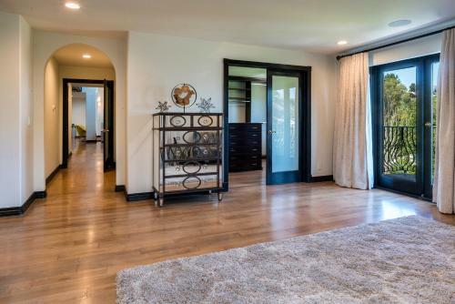 Breathtaking Spanish Villa In Hollywood Hills