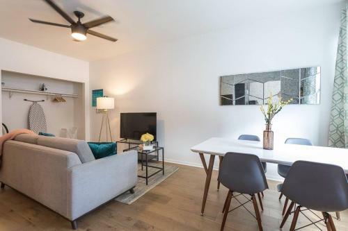 204 Sunset � Silverlake Sunset Apartment 7.45