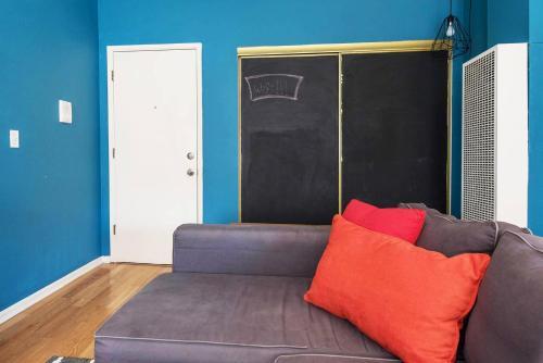 Silverlake Sunset Studio Apartment 7.47