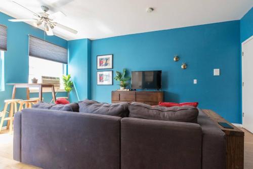 Silverlake Sunset Studio Apartment 7.47