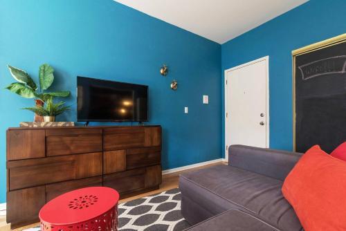 Silverlake Sunset Studio Apartment 7.47