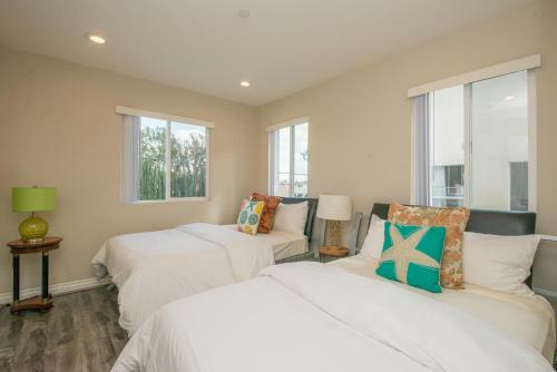 Glamorously Furnished Hollywood Home - Central