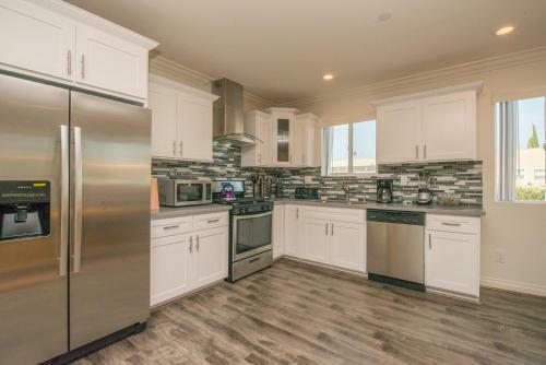 Glamorously Furnished Hollywood Home - Central