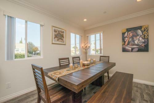 Glamorously Furnished Hollywood Home - Central