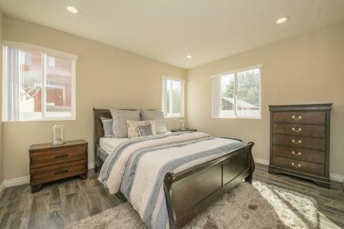 Chic Hollywood Home - Central To Everything
