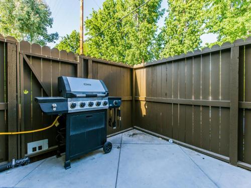 Irvine Apartment 09