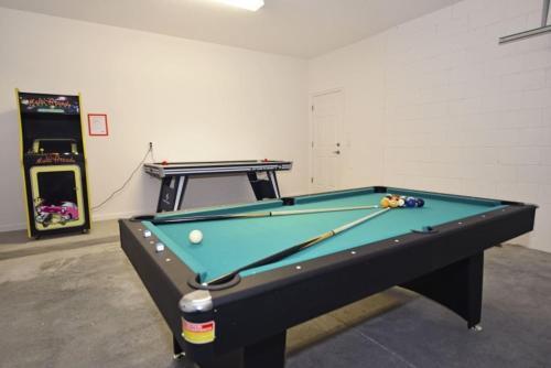 Cabello Holiday 391