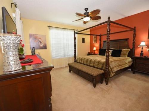 Yellow Hearth 318