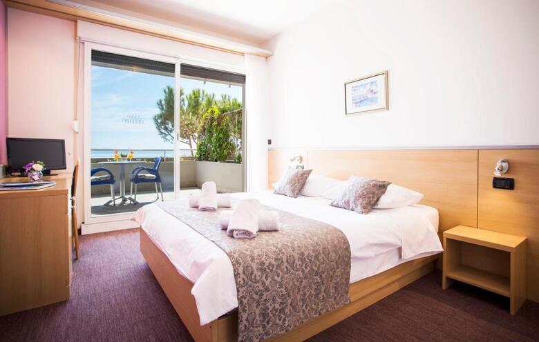 Hotel More