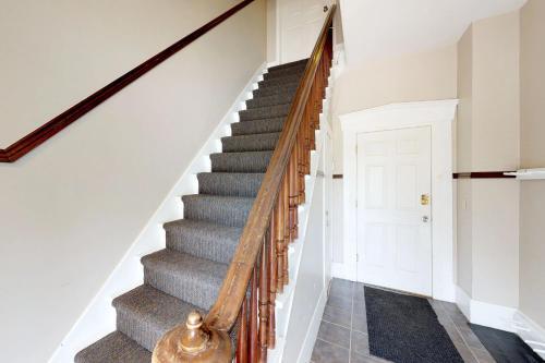 Charming Victorian - 2nd Floor