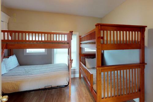 Charming Victorian - 1st Floor