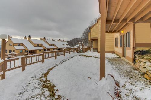 Okemo Trailside 21a