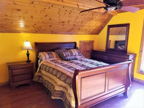 The Shuck - Christophers Riverside Cabin 1