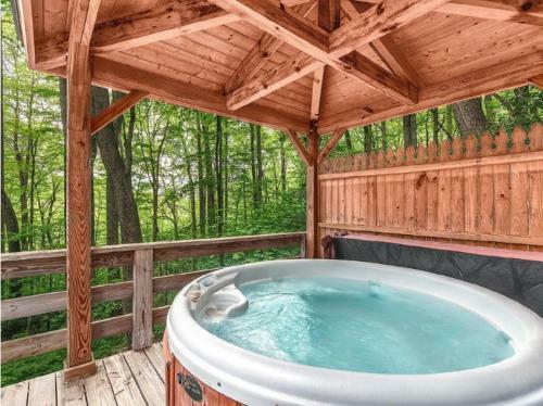 Smoky Mountain Treehouse