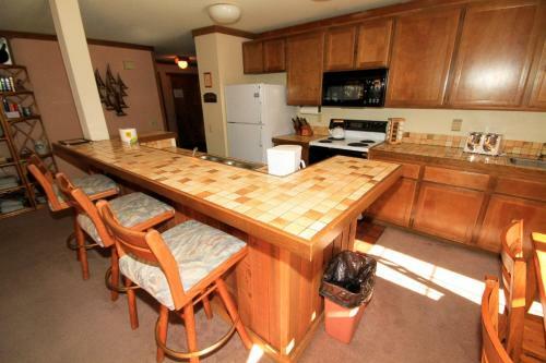 Mountainback #60, Corner Unit