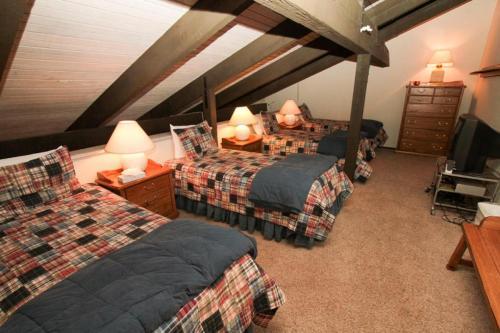 Discovery 4 #160, Loft