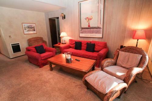 Discovery 4 #160, Loft