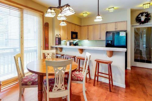 Mammoth Green Condos