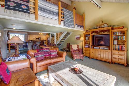 Snowcreek 233