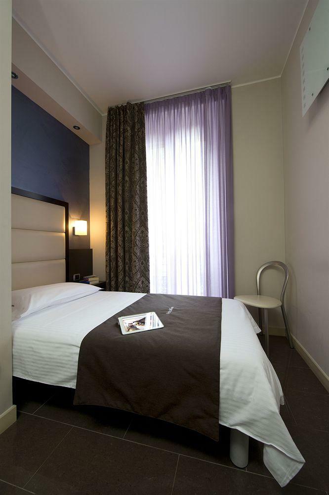 Hotel Five