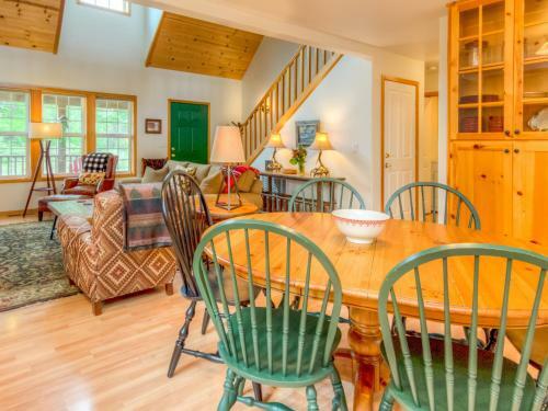 Whispering Whale Lodge