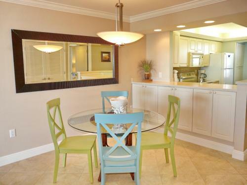 South Seas Tower 4-704