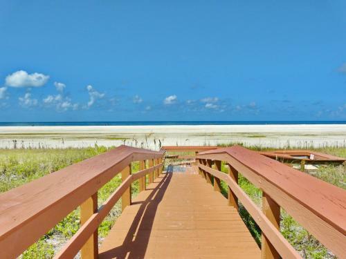 Tradewinds 410