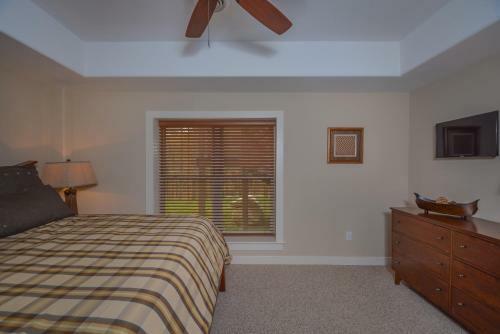 Barley Moon Retreat Five-bedroom Holiday Home