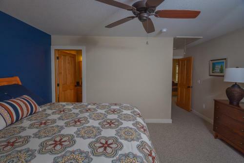 Barley Moon Retreat Five-bedroom Holiday Home