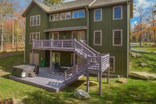 Barley Moon Retreat Five-bedroom Holiday Home