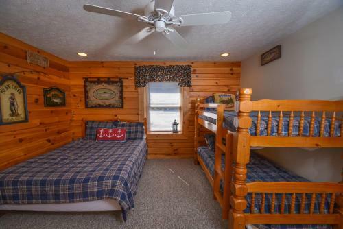 Mountain Memories Four-bedroom Holiday Home