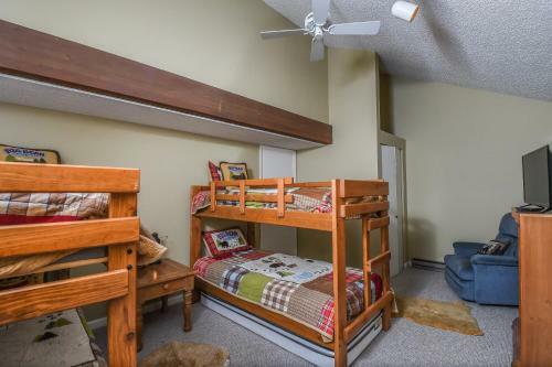 Snow Place Like Home Three-bedroom Holiday Home