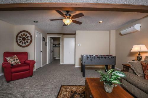 Snow Place Like Home Three-bedroom Holiday Home