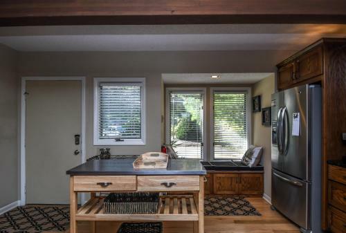 Snow Place Like Home Three-bedroom Holiday Home