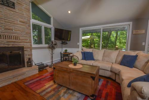 Lakeside Dreamin' Four-bedroom Holiday Home