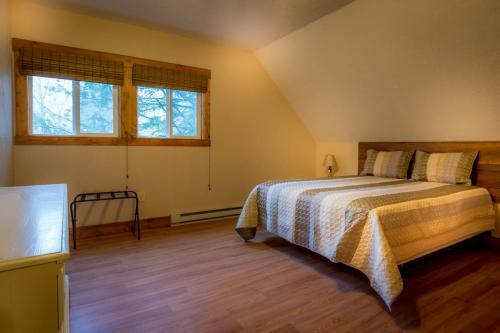 Cottage At Slope's Edge One-bedroom Cottage