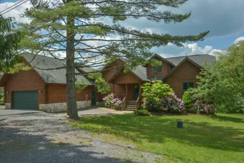 Heart's Desire Eight-bedroom Holiday Home