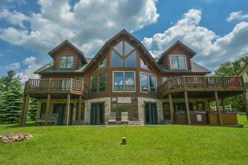Heart's Desire Eight-bedroom Holiday Home