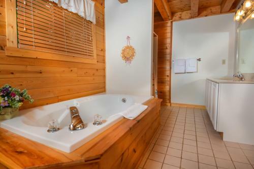 Heart's Desire Eight-bedroom Holiday Home