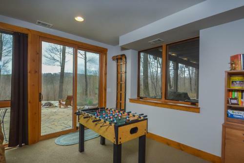 Livin' Lodge Three-bedroom Holiday Home