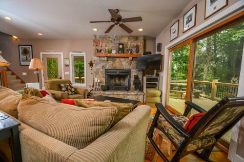 Canadian Day Four-bedroom Holiday Home