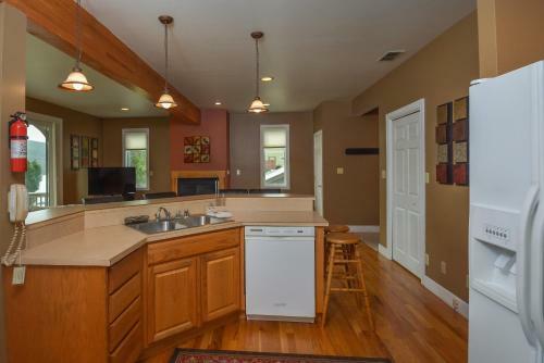 Just Getting Started Five-bedroom Holiday Home